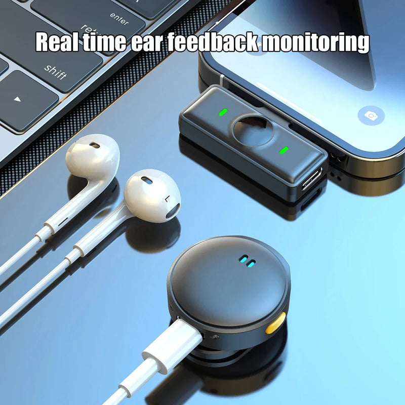 Microfone de Lapela Sem Fio 2.4GHz com Base Magnética e Estojo de Carregamento – Áudio Profissional Plug & Play